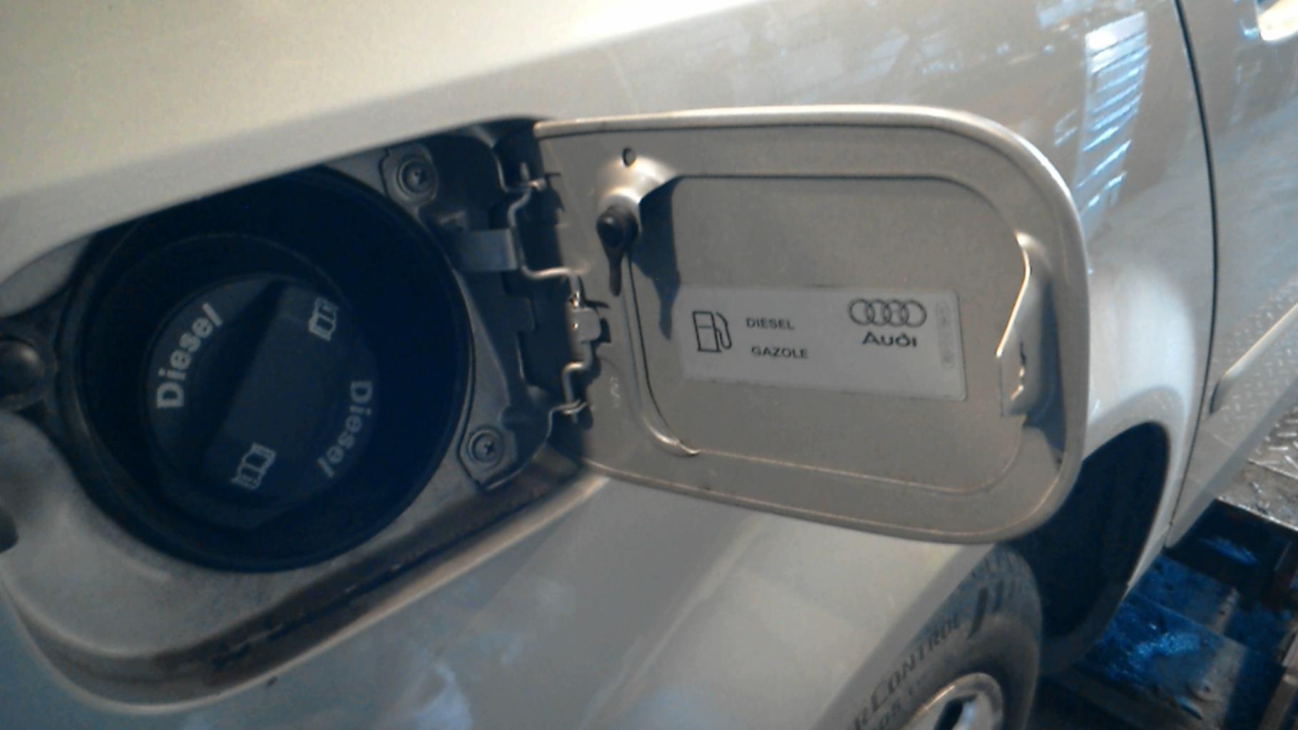 Trappe d'essence AUDI A4 2 PHASE 1 Diesel - 1
