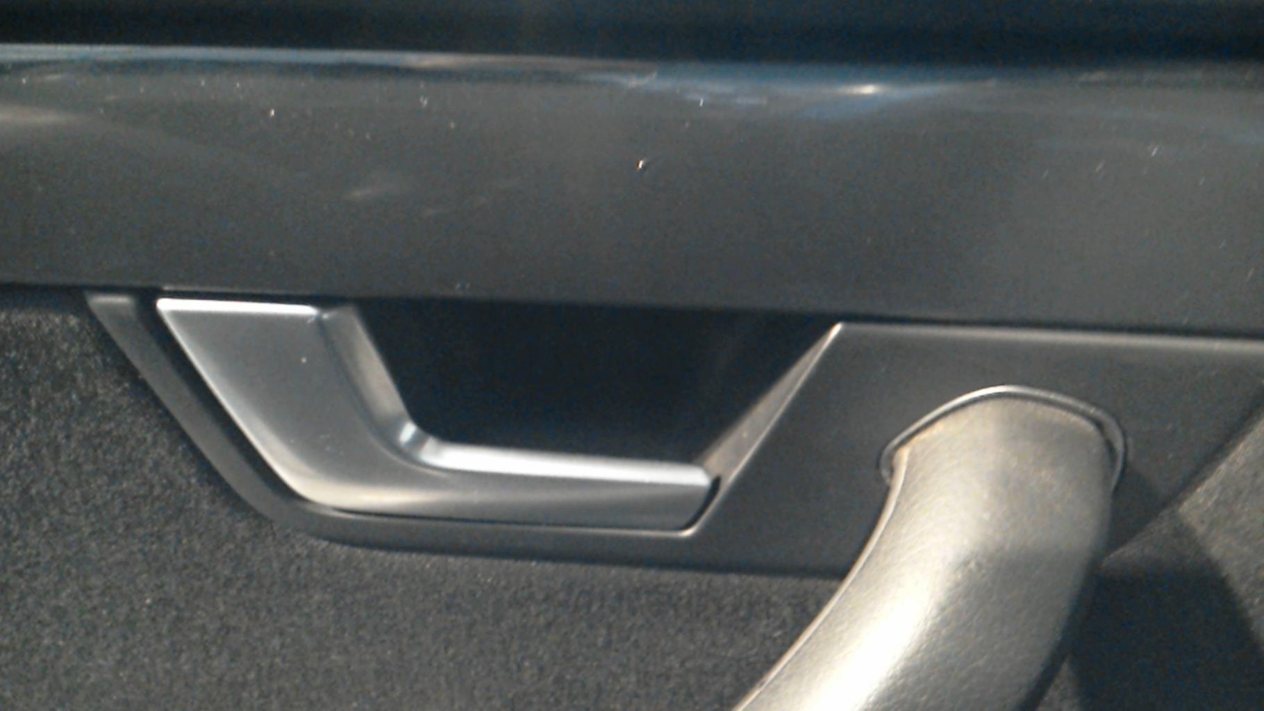 Maniglia interna posteriore sinistra AUDI A4 2 PHASE 1 Diésel - 1