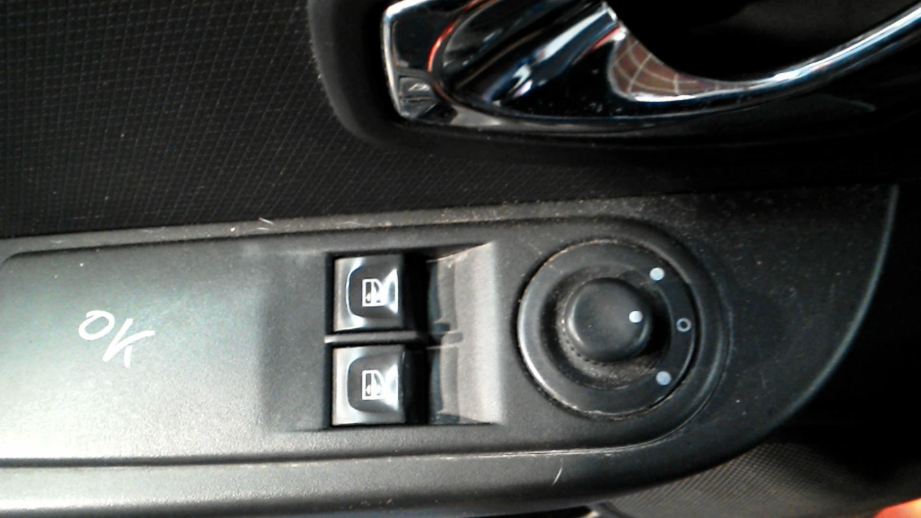 Interruttore lavacristalli anteriore sinistro RENAULT CLIO 4 PHASE 1 Gasolina - 1