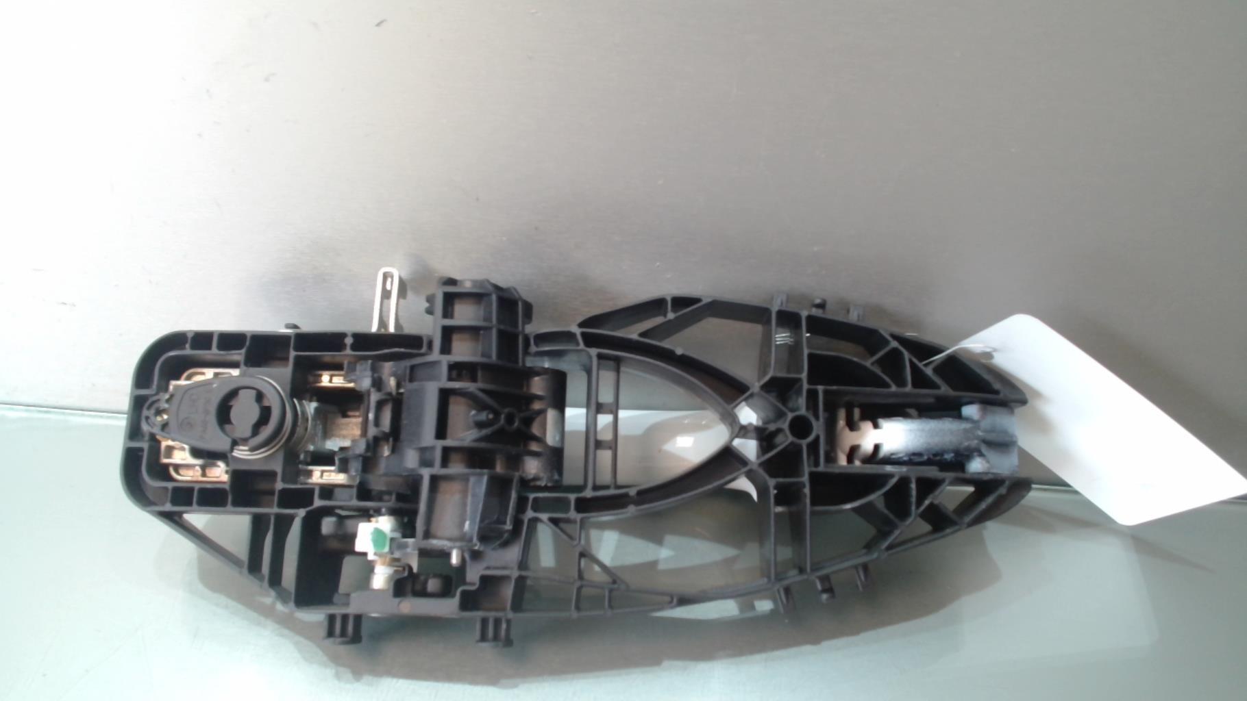 Maniglia portiera anteriore sinistra FORD FIESTA 7 PHASE 1 Gasolina - 1