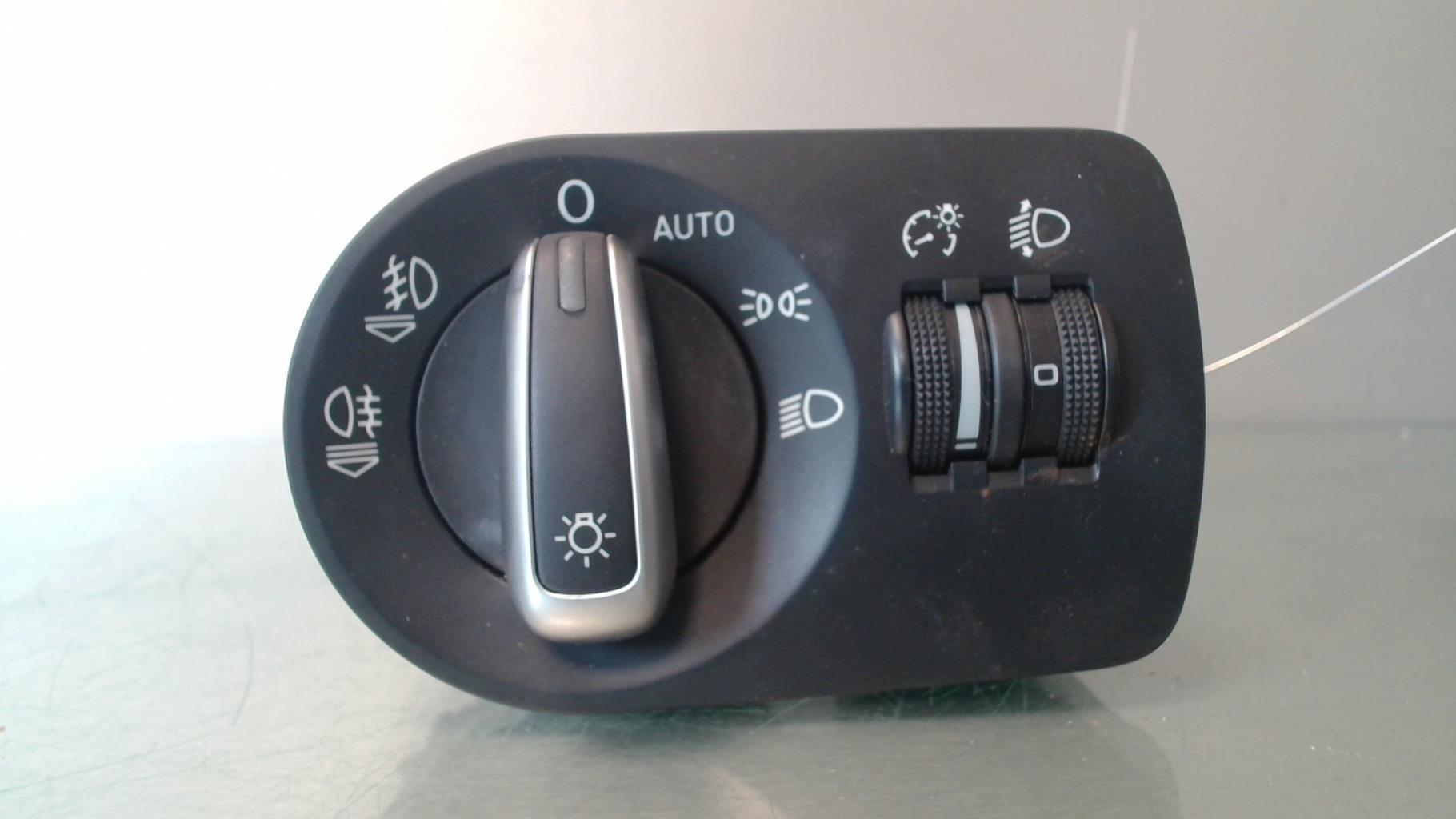Commande de phare AUDI A1 1 PHASE 1 Essence - 1