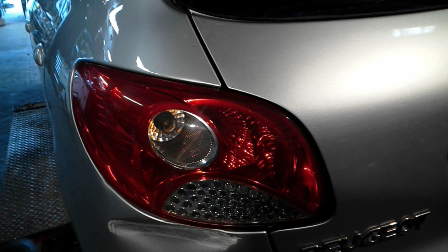 Fanale posteriore principale sinistro (luci) PEUGEOT 206+ Gasolina - 1