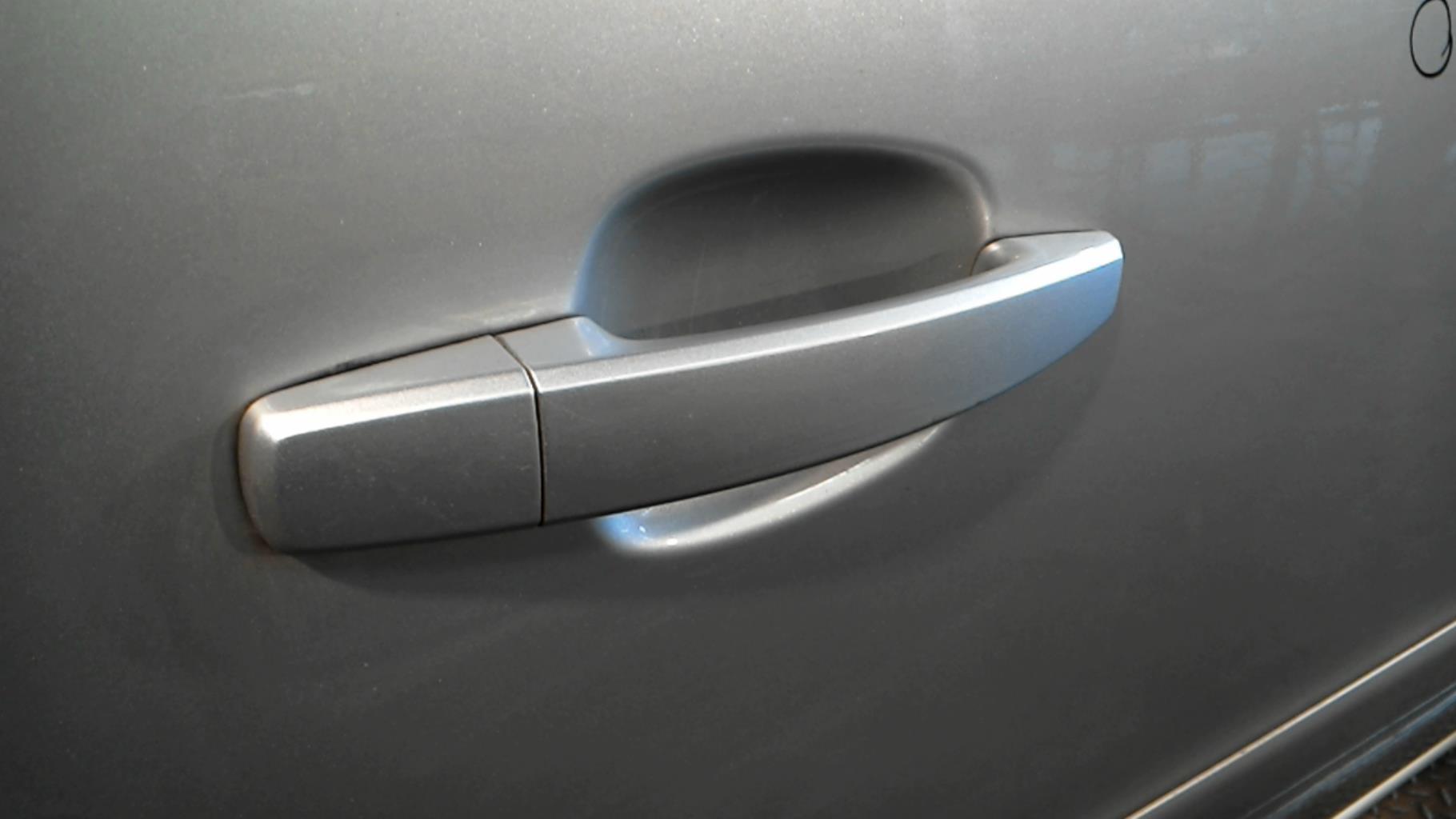 Maniglia portiera posteriore destra OPEL ZAFIRA B PHASE 1 Diésel - 1