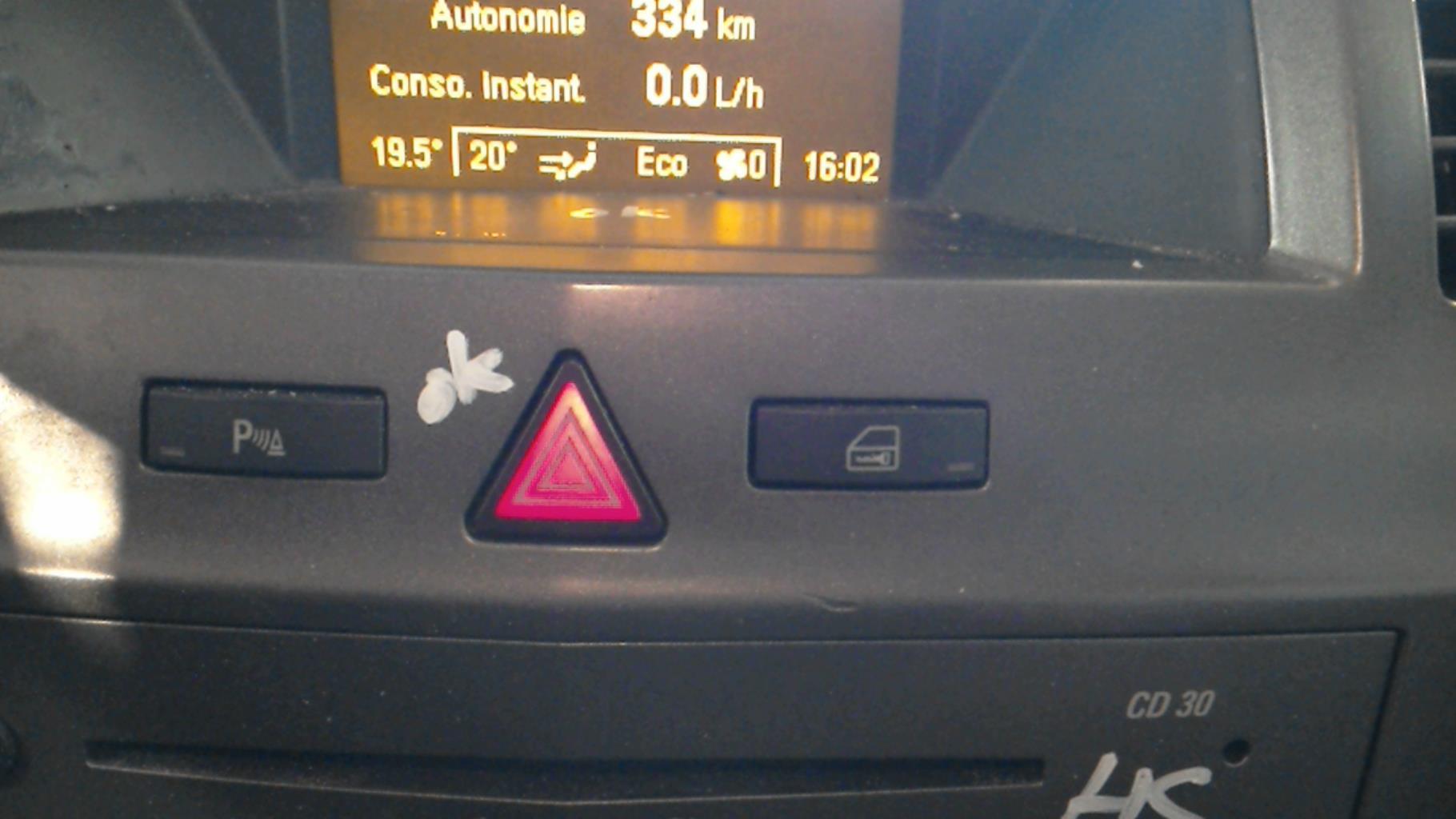 Bouton de warning OPEL ZAFIRA B PHASE 1 Diesel - 1