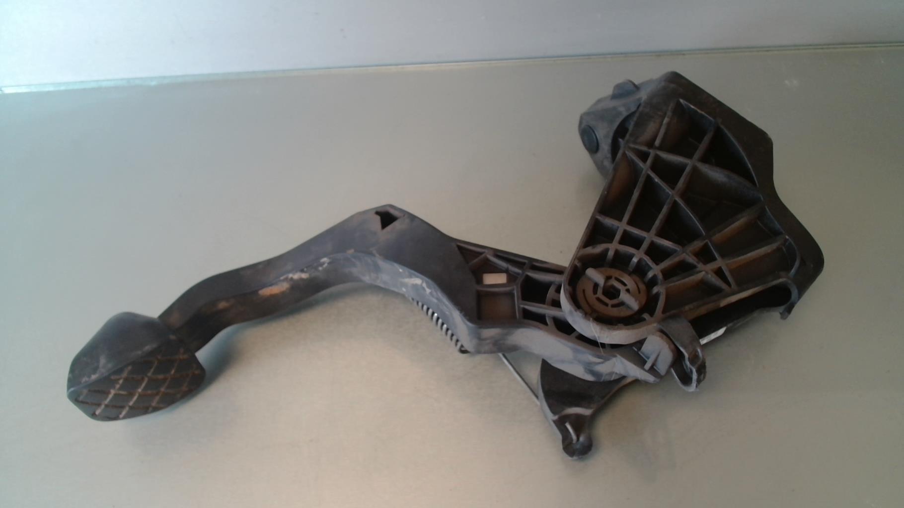 Pedale della frizione AUDI A1 1 PHASE 1 Gasolina - 1