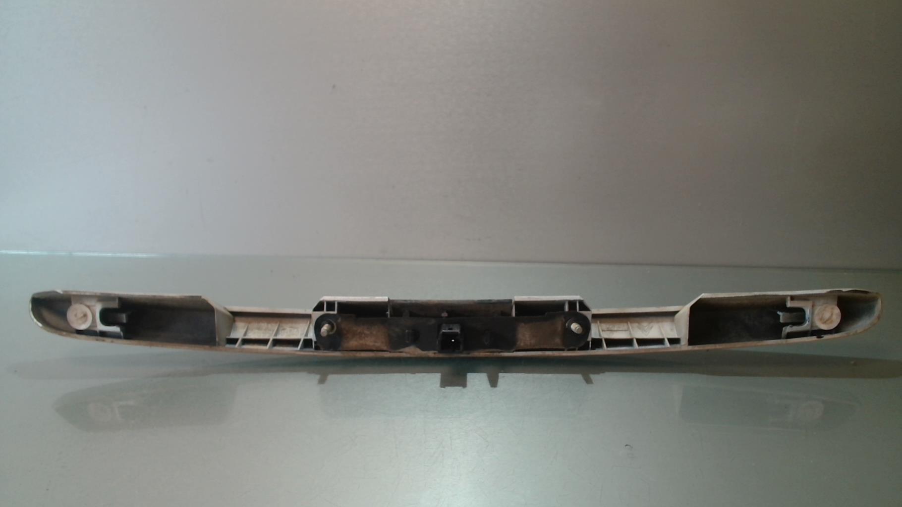 Bouton de coffre CITROEN C3 1 PHASE 1 Essence - 1