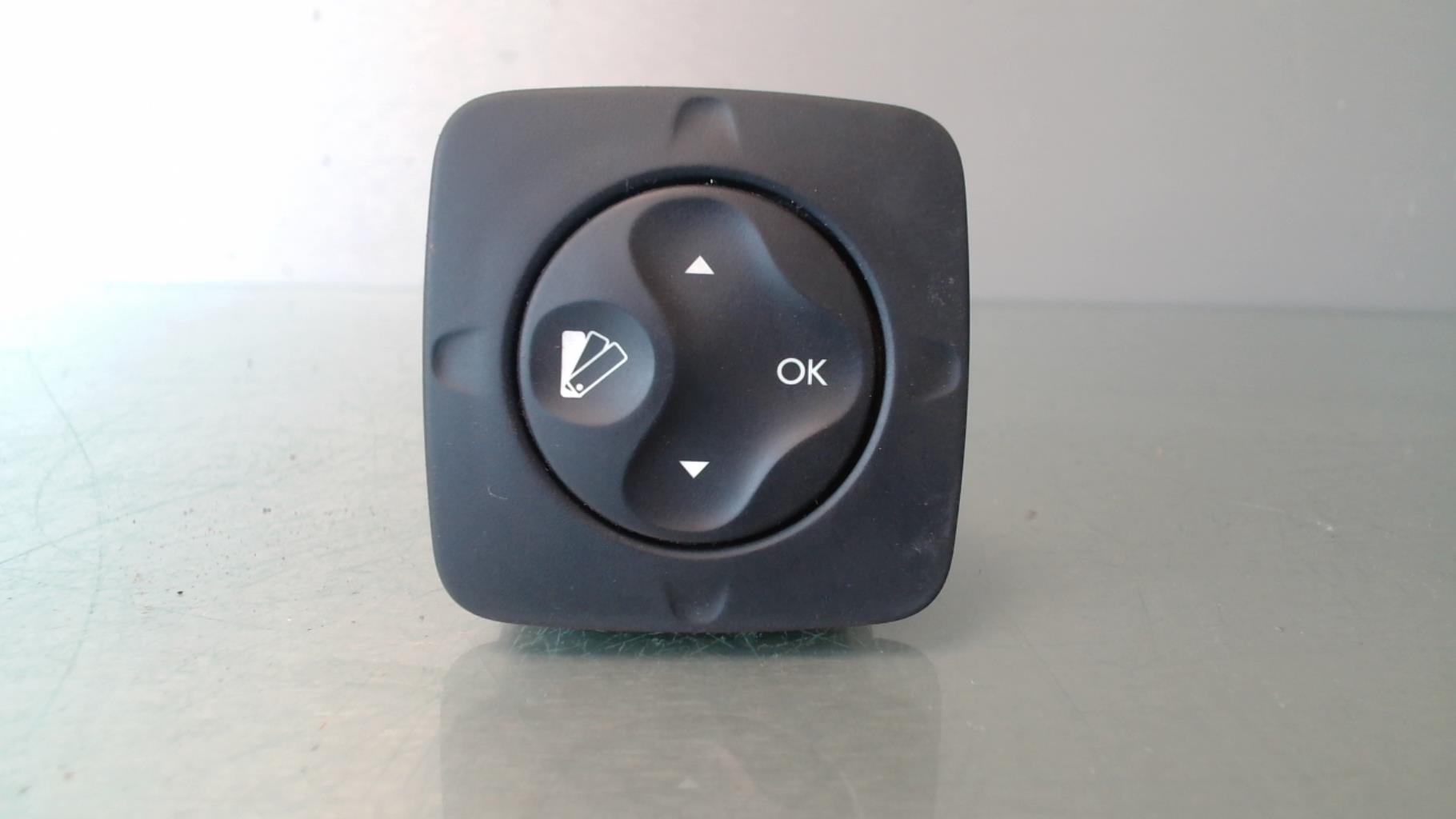 Commande retroviseurs RENAULT SCENIC 3 PHASE 2 Diesel - 1