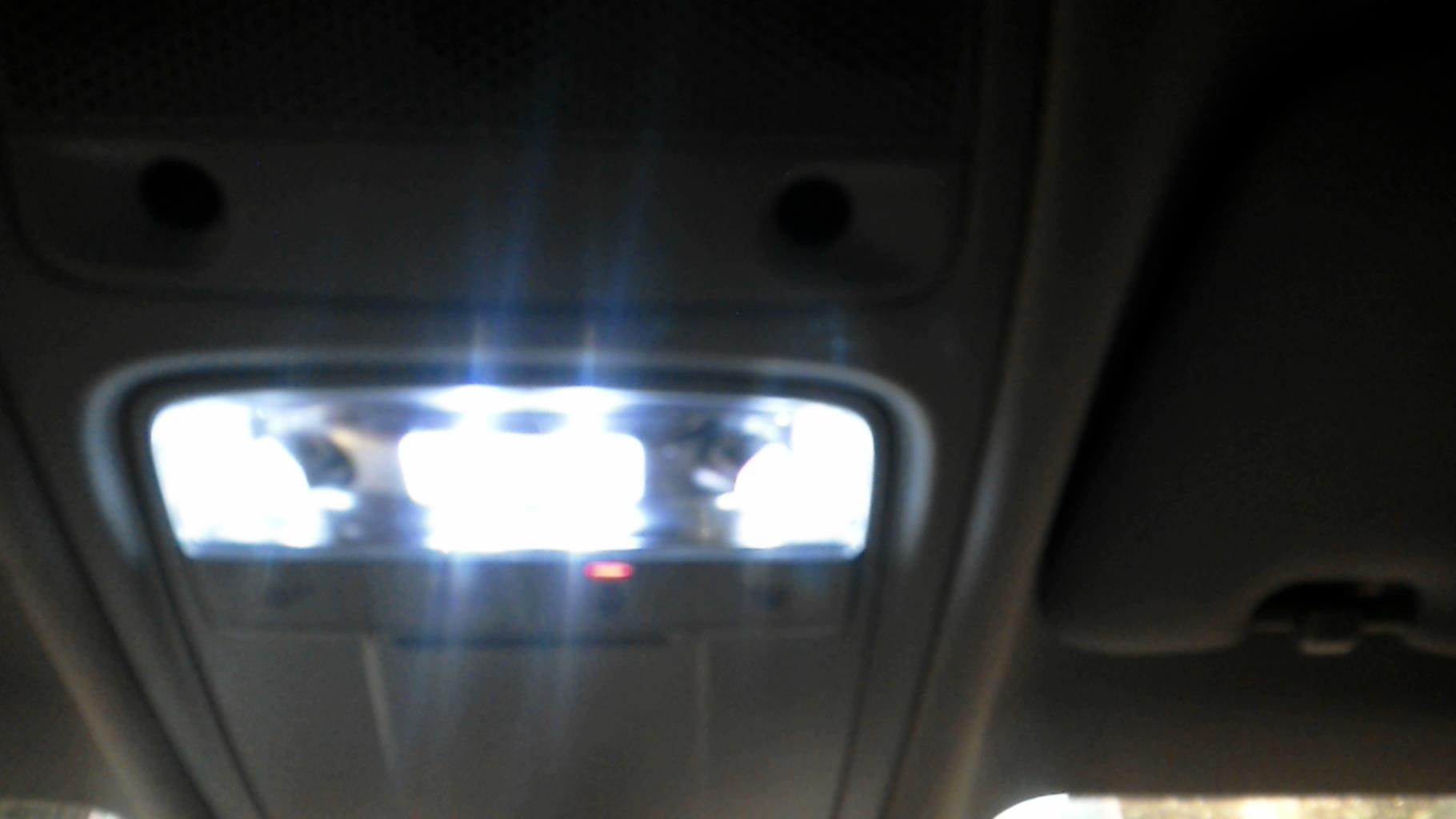 Eclairage de plafonnier AUDI A1 1 PHASE 1 Diesel - 1