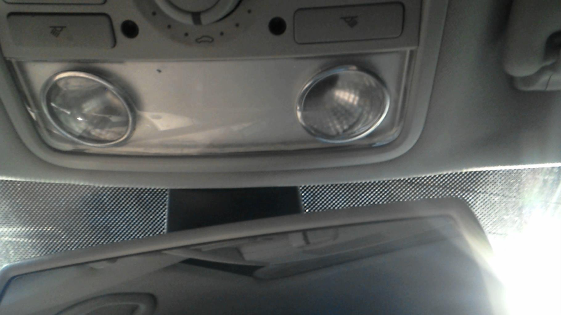 Eclairage de plafonnier VOLKSWAGEN PASSAT 6 Diesel - 1