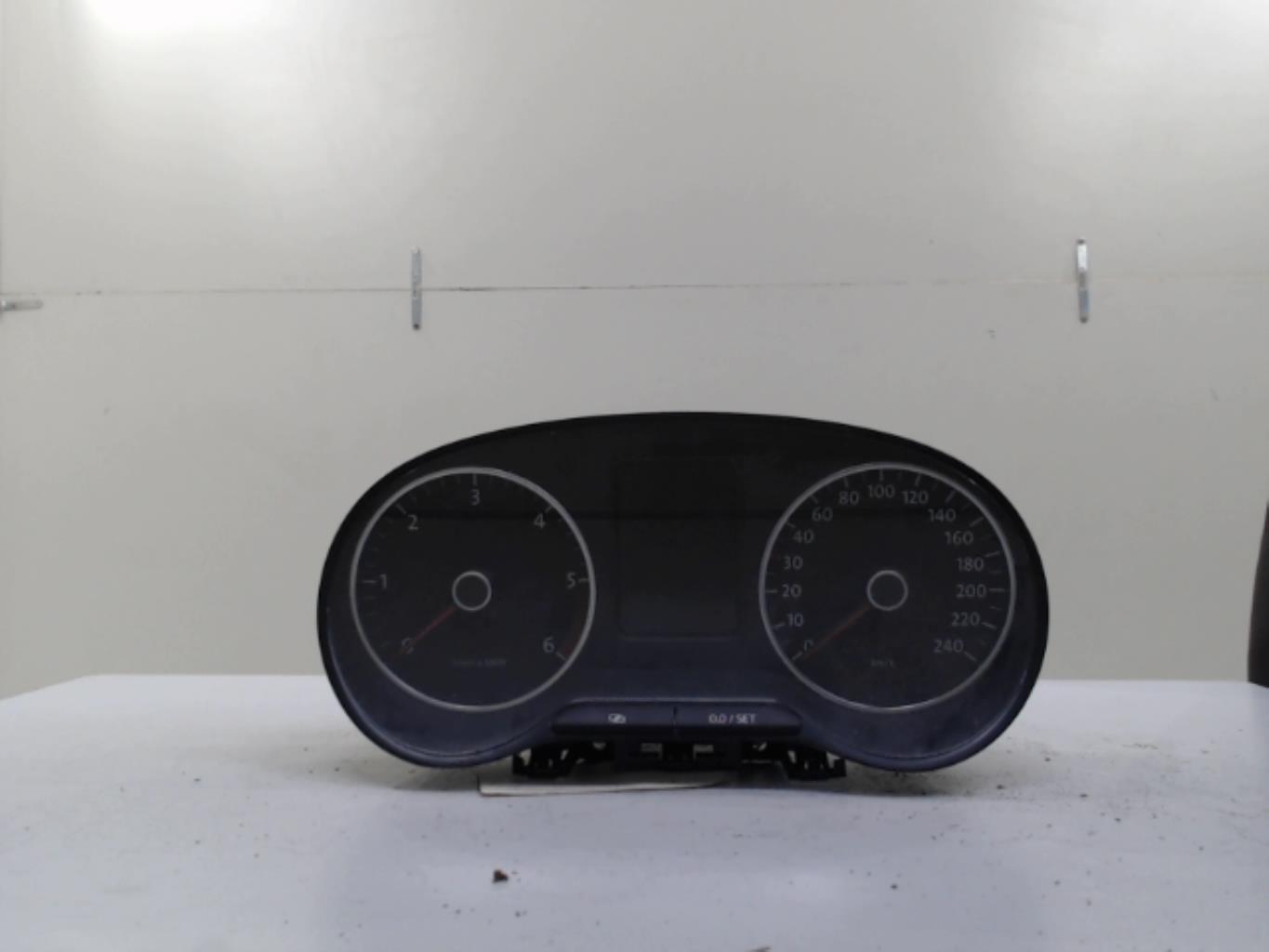 Compteur VOLKSWAGEN POLO 5 PHASE 1 Diesel - 1
