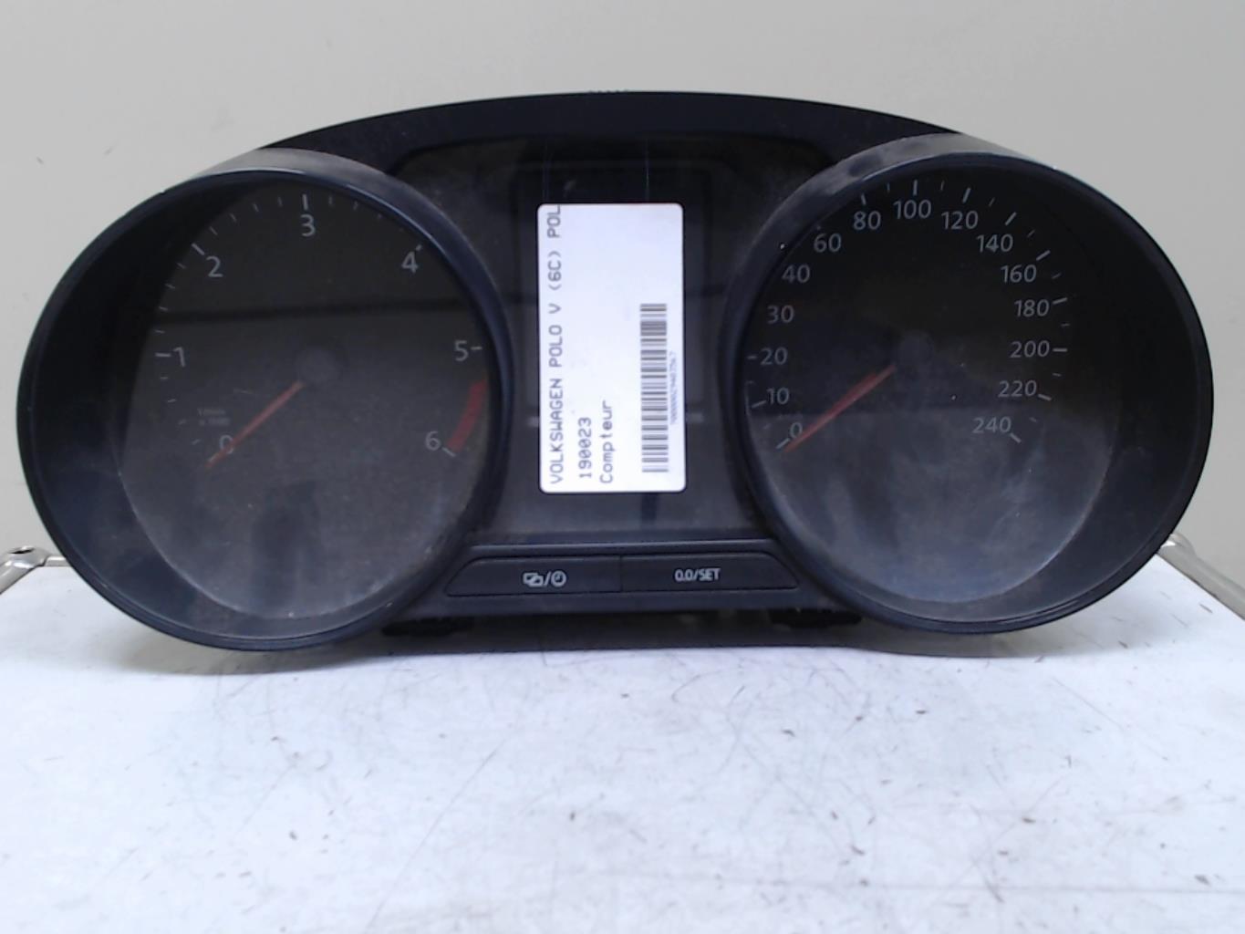 Compteur VOLKSWAGEN POLO 5 PHASE 2 Diesel - 1