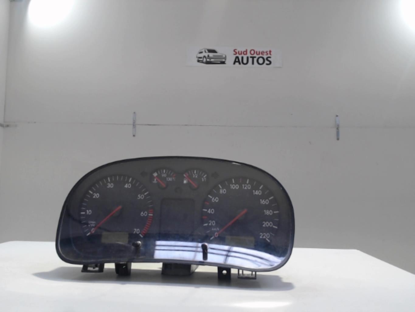 Compteur VOLKSWAGEN GOLF 4 Essence - 1