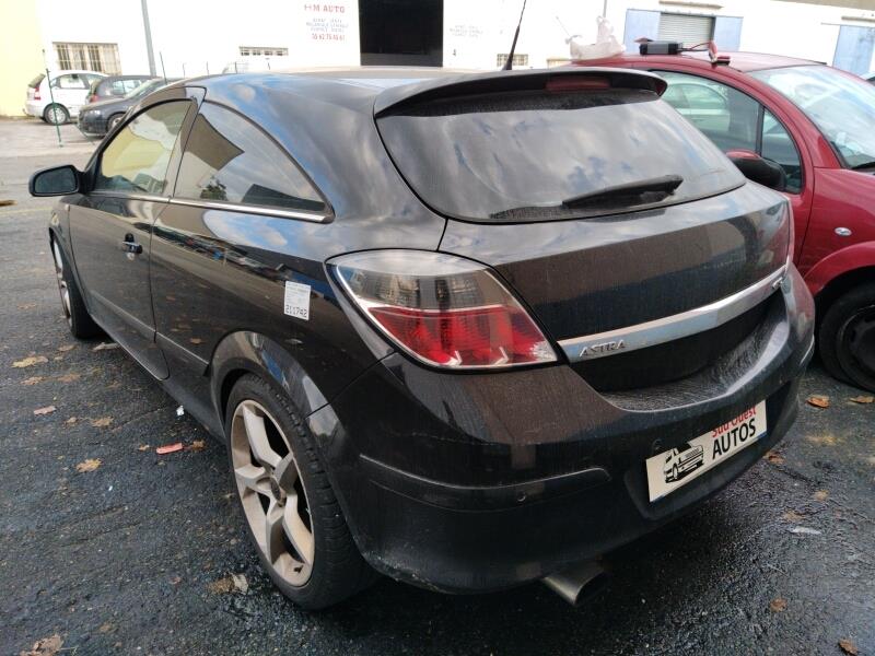 Boite a gants OPEL ASTRA H GTC PHASE 2 Diesel - 1