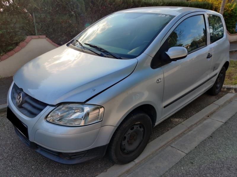 Moyeu avant gauche VOLKSWAGEN FOX Essence - 1