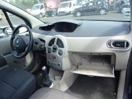 Custode avant gauche (porte)