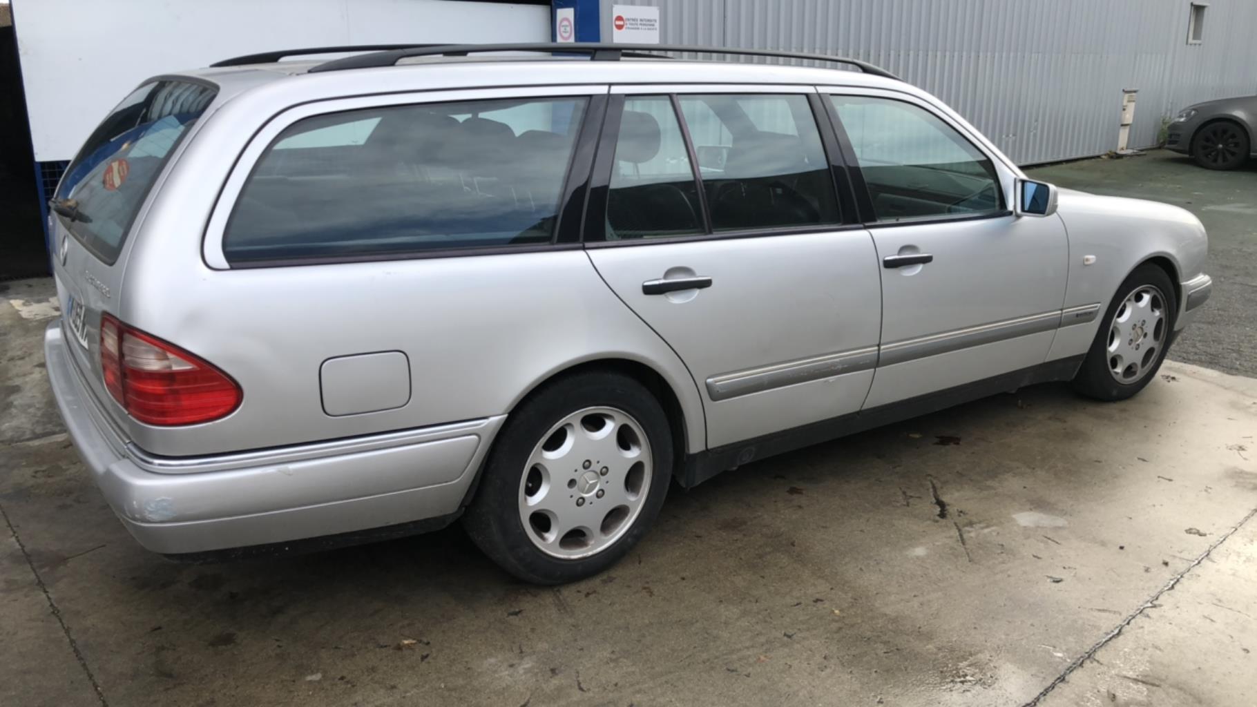 Boite de vitesses MERCEDES CLASSE E 210 PHASE 1 BREAK Diesel - 1