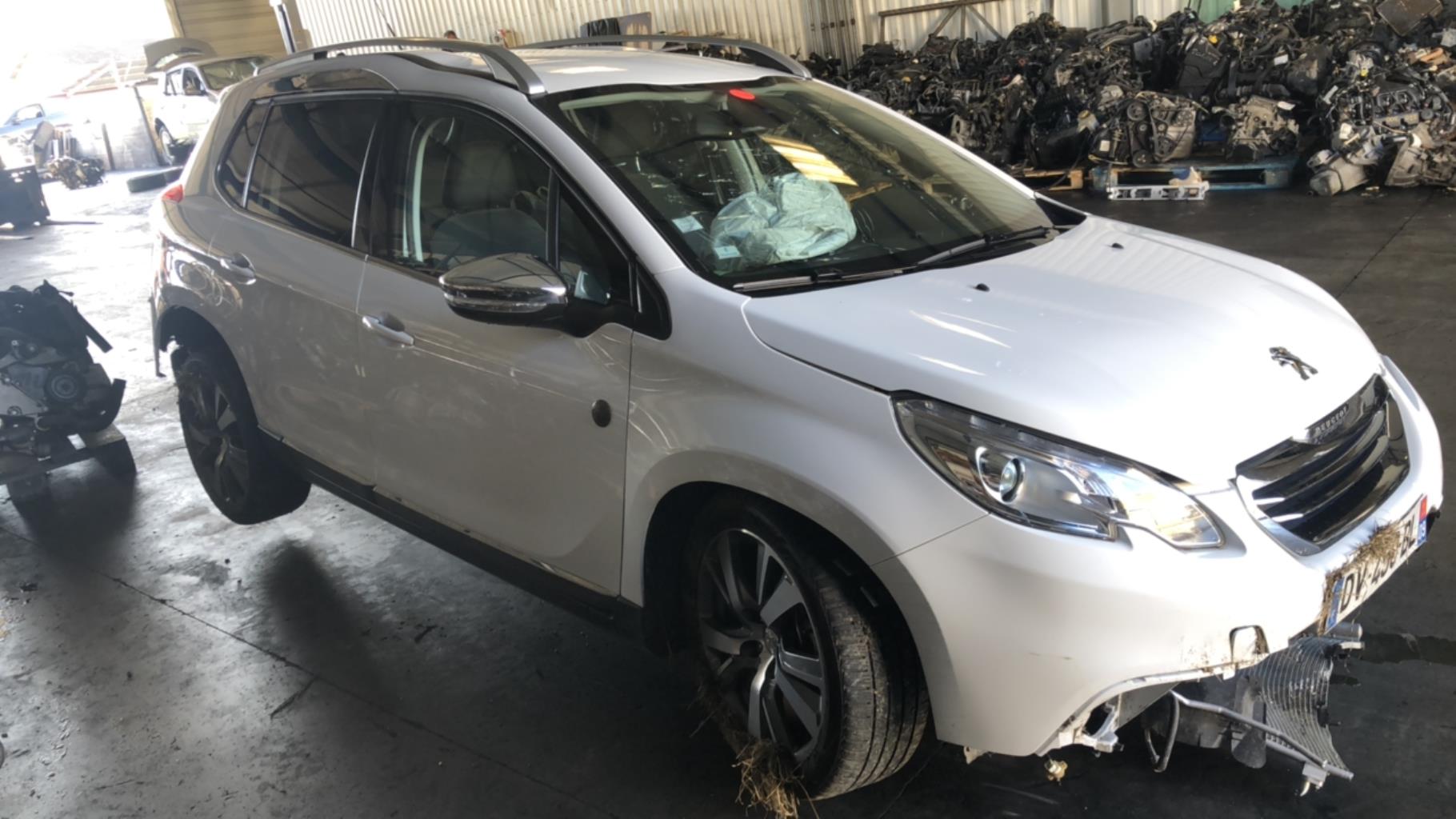 Boitier eau PEUGEOT 2008 1 PHASE 1 Essence - 1