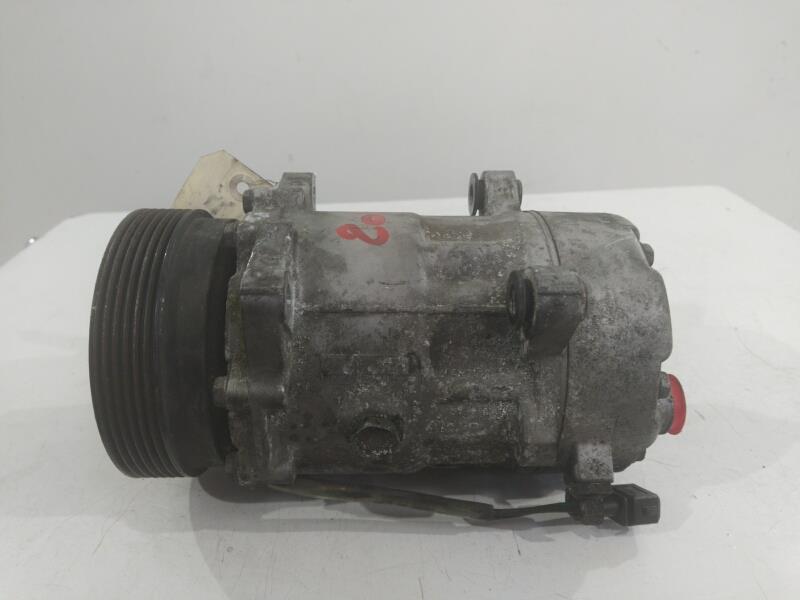 Compresseur clim VOLKSWAGEN GOLF 4 Essence - 1