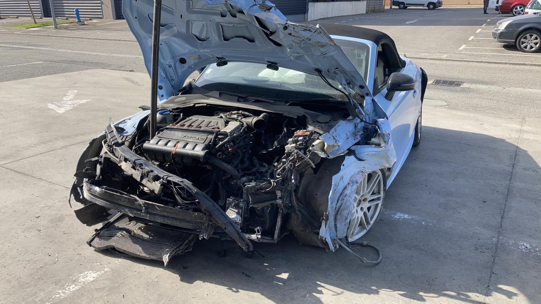 Vitre avant droit AUDI TT 2 COUPE PHASE 1 Essence - 1