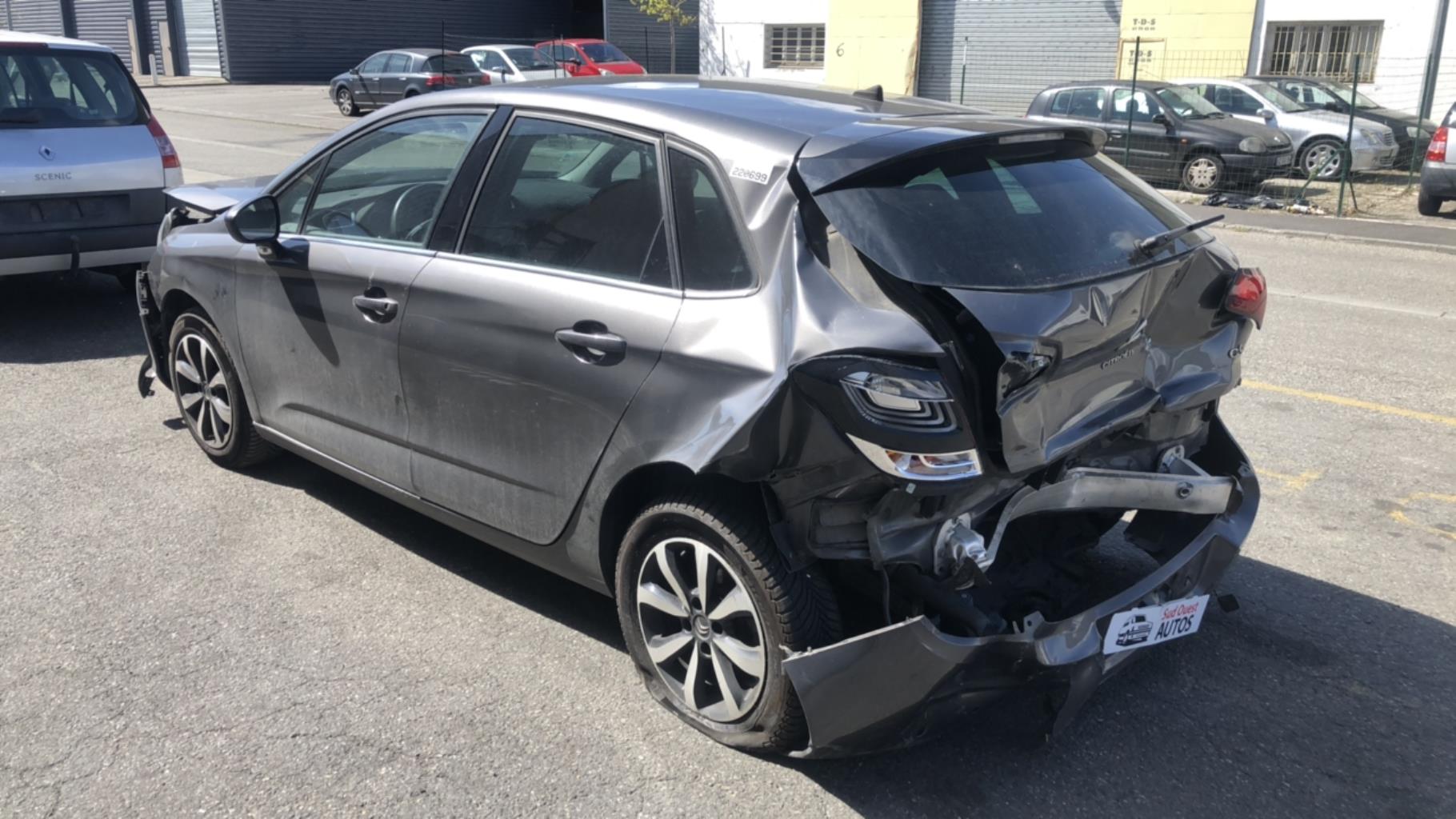 Vitre arriere gauche CITROEN C4 2 PHASE 2 Diesel - 1