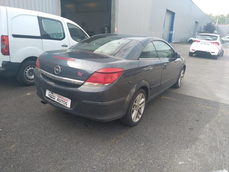 Moyeu avant gauche OPEL ASTRA H TWINTOP CABRIOLET Diesel - 1