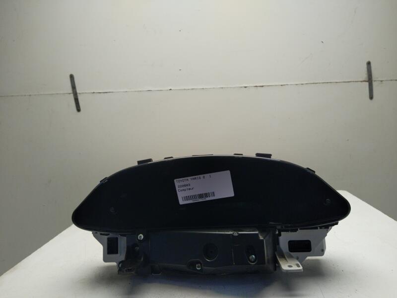 Compteur TOYOTA YARIS 2 PHASE 1 Essence - 1