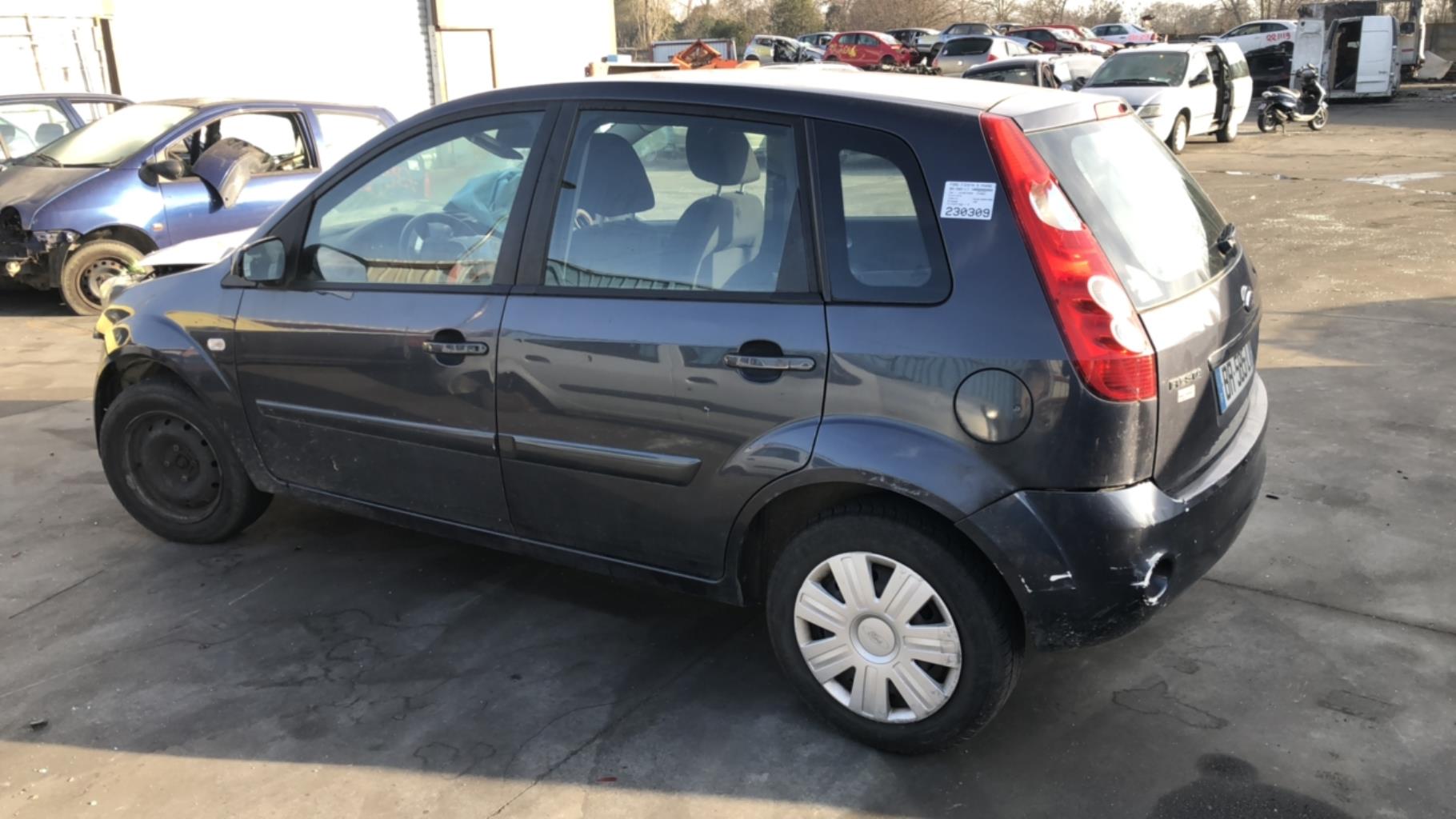 Vitre avant gauche FORD FIESTA 5 PHASE 2 Diesel - 1