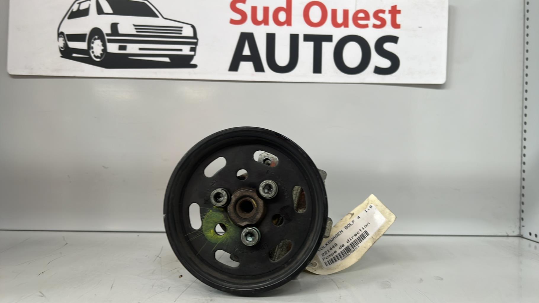 Pompe de direction VOLKSWAGEN GOLF 4 Essence - 1
