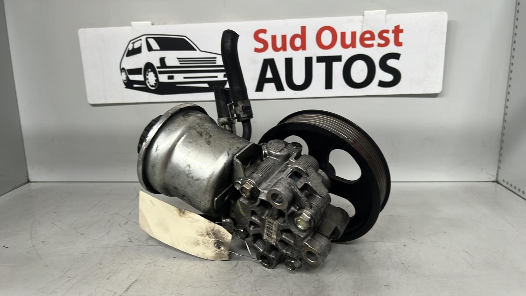 Pompe de direction TOYOTA AVENSIS 2 PHASE 2 Diesel - 1