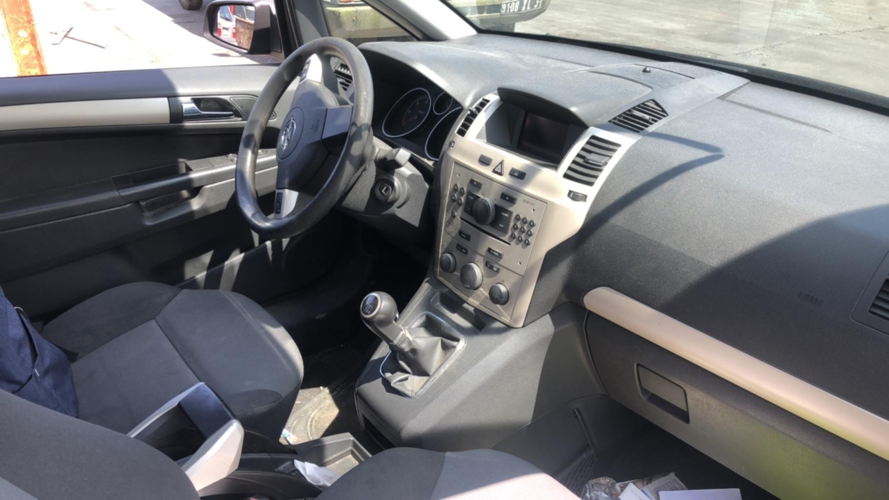 Custode avant droit OPEL ZAFIRA B PHASE 2 Diesel - 1