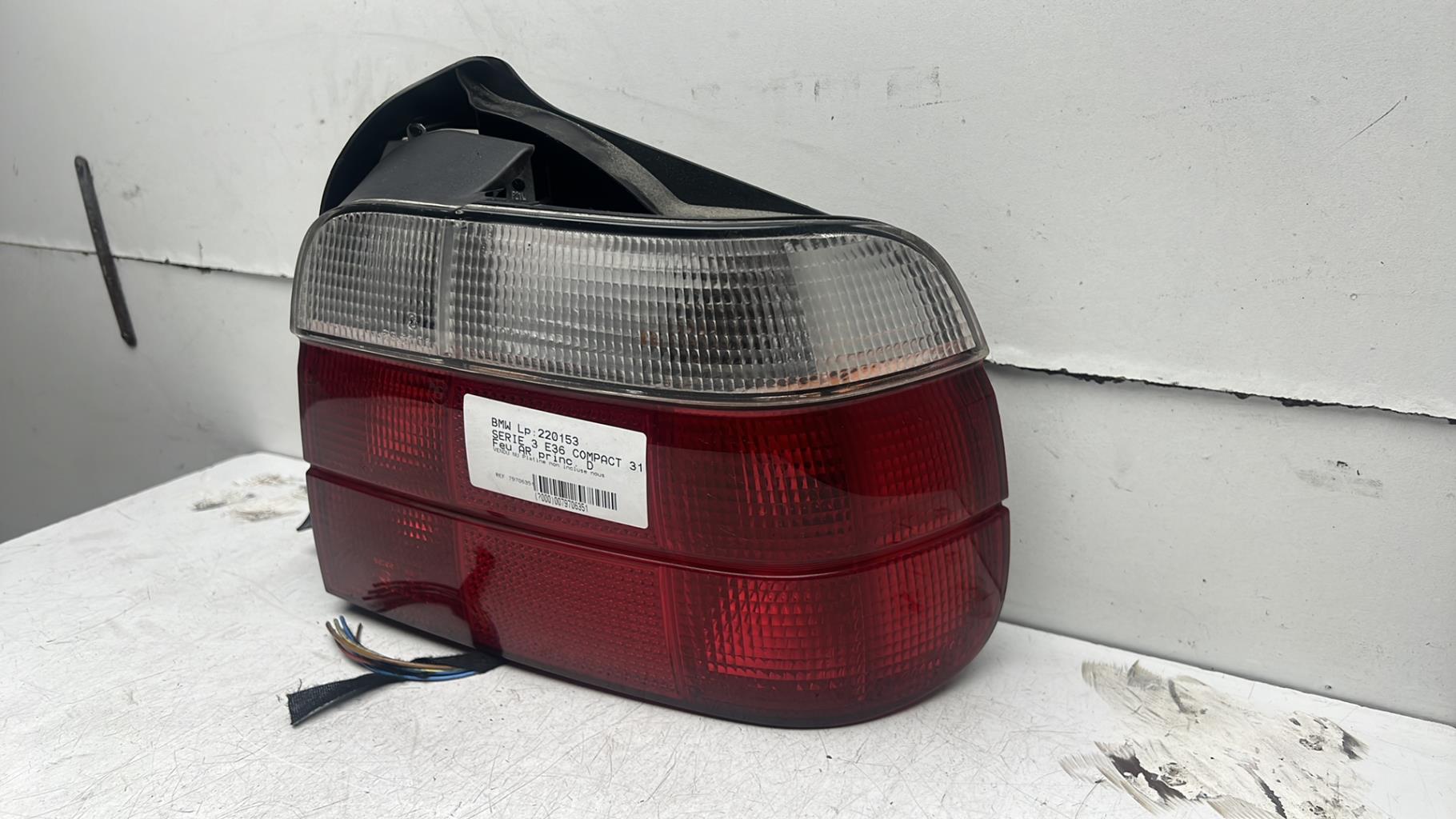 Feu arriere principal droit (feux) BMW SERIE 3 E36 COMPACT Diesel - 1