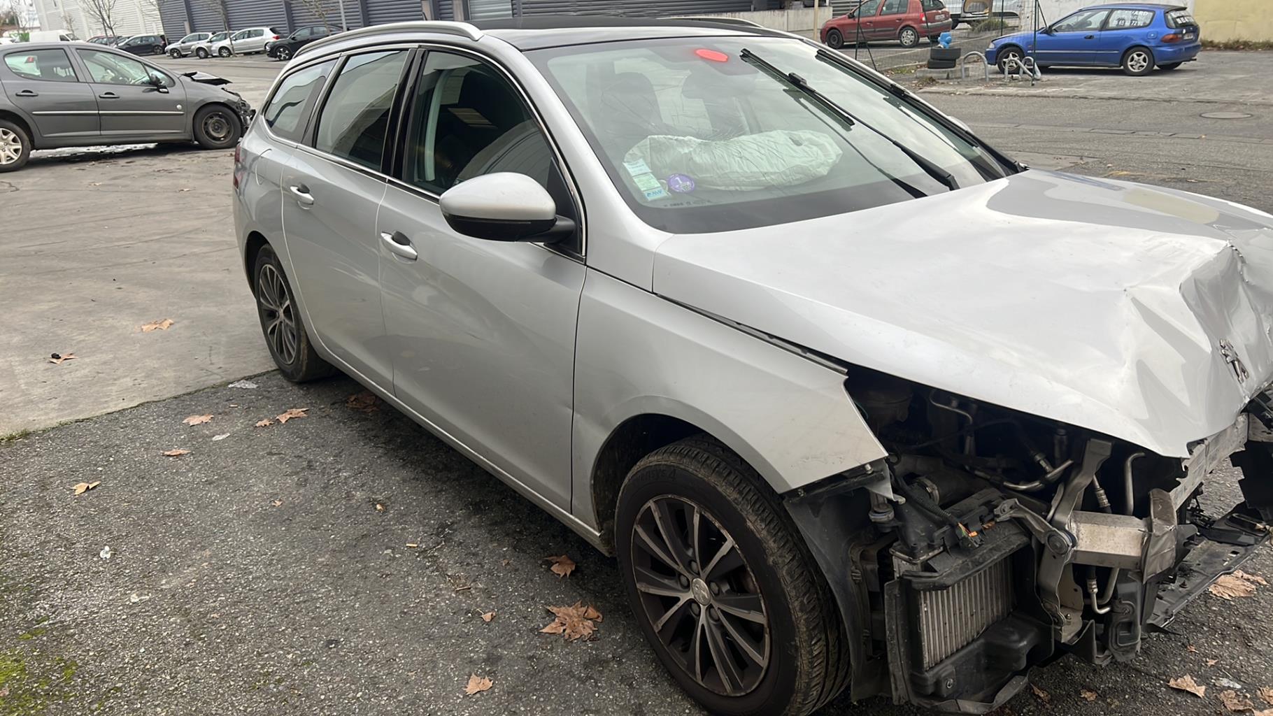 Triangle avant gauche PEUGEOT 308 2 SW PHASE 1 BREAK Essence - 1