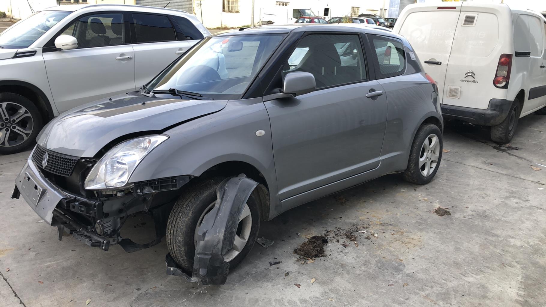 Triangle avant droit SUZUKI SWIFT 3 Essence - 1