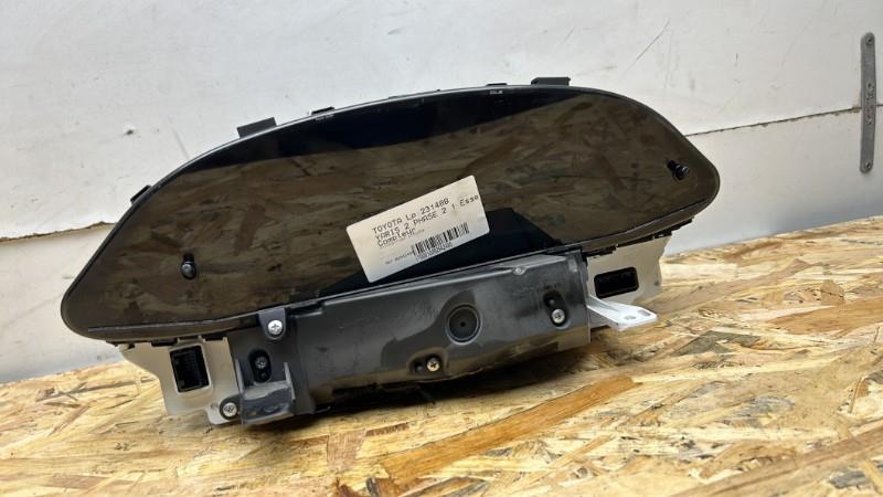 Compteur TOYOTA YARIS 2 PHASE 2 Essence - 1