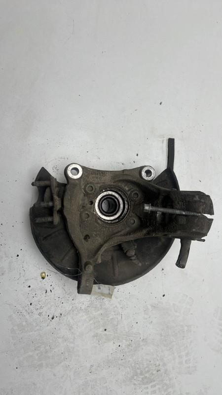 Moyeu avant droit VOLKSWAGEN PASSAT 5 BREAK Diesel - 1