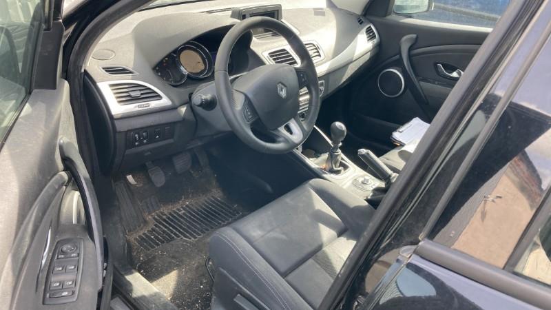 Vitre arriere droit RENAULT MEGANE 3 PHASE 1 Diesel - 1