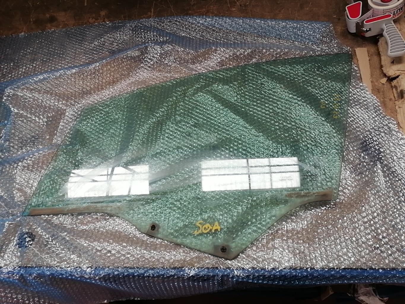 Vitre avant gauche CITROEN C4 1 PHASE 1 Diesel - 1