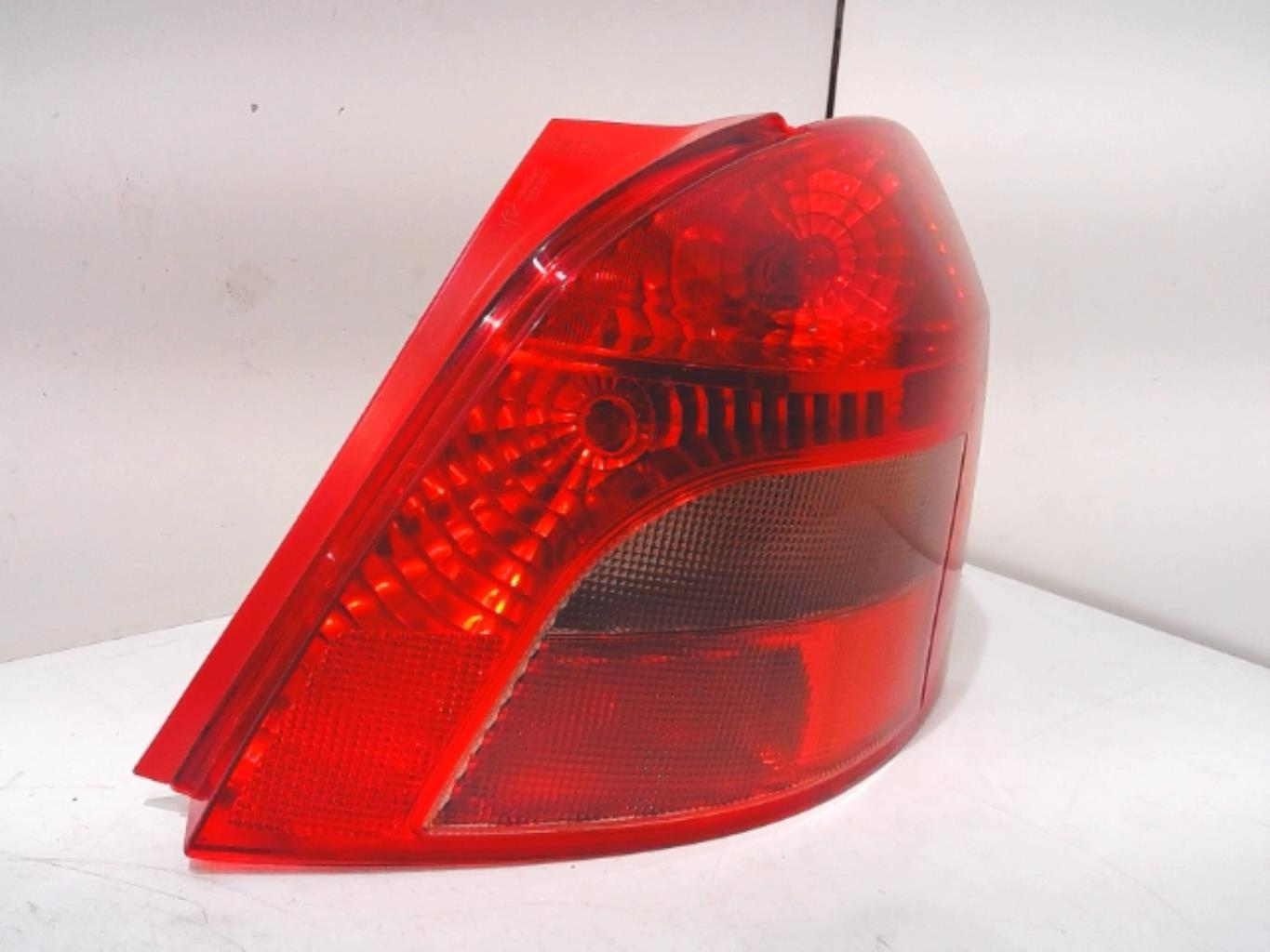 Fanale posteriore principale destro (luci) TOYOTA YARIS 2 PHASE 1 Gasolina - 1
