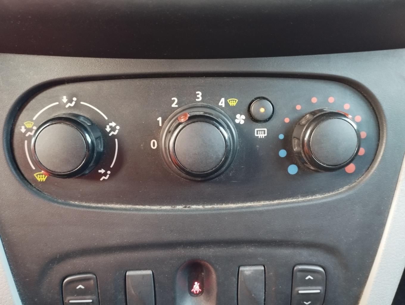 Commande chauffage DACIA LOGAN MCV 2 PHASE 1 BREAK Diesel - 1