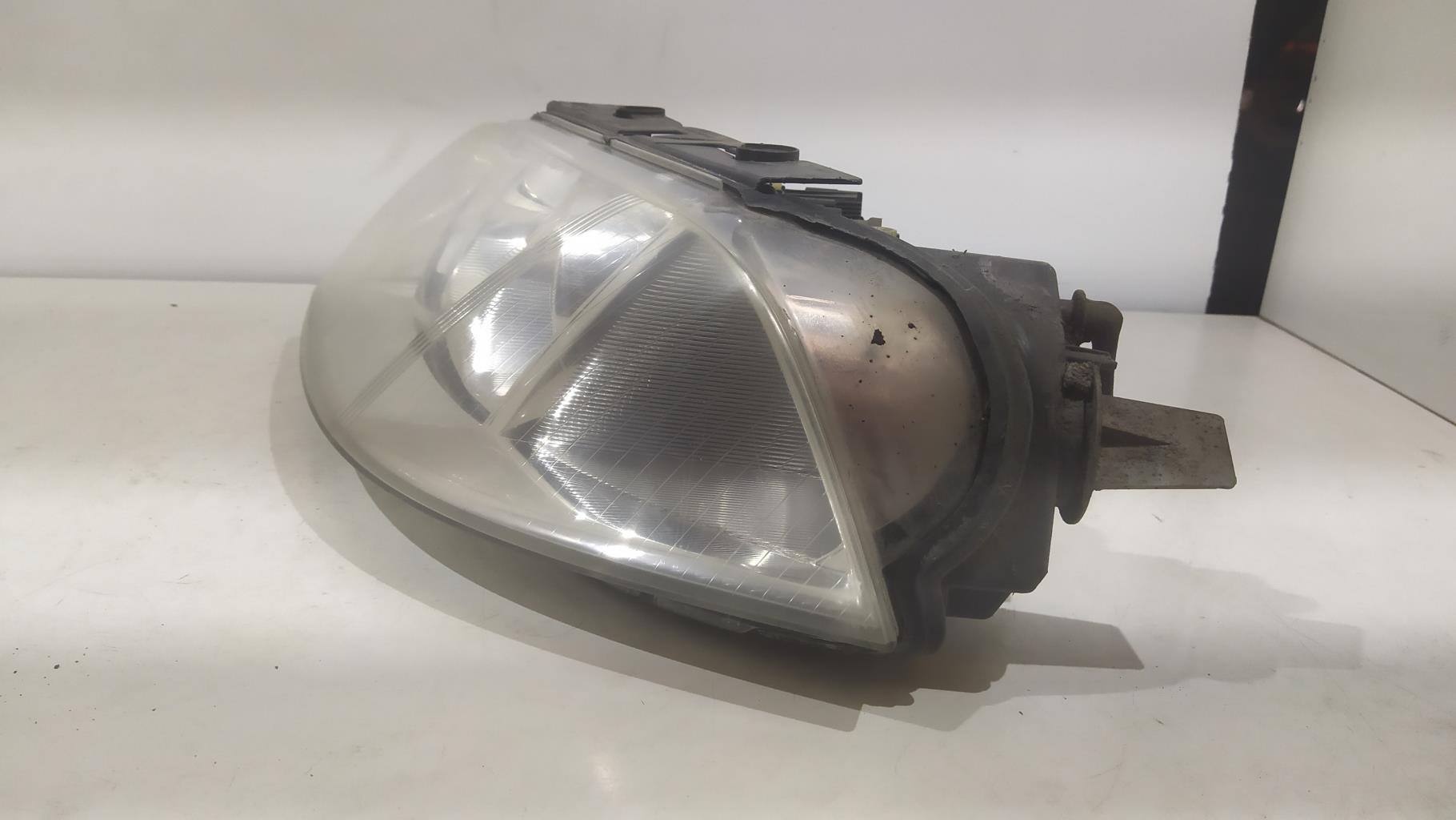 Gruppo ottico anteriore principale sinistro (luci)(faro) VOLKSWAGEN PASSAT 4 PHASE 2 BREAK Diésel - 1
