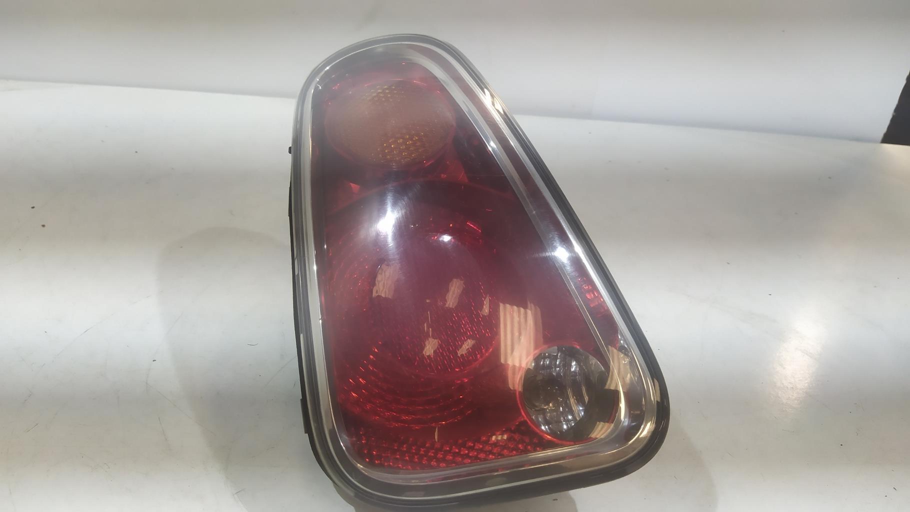 Fanale posteriore principale sinistro (luci) MINI MINI 1 R50/R53 PHASE 1 Diésel - 1