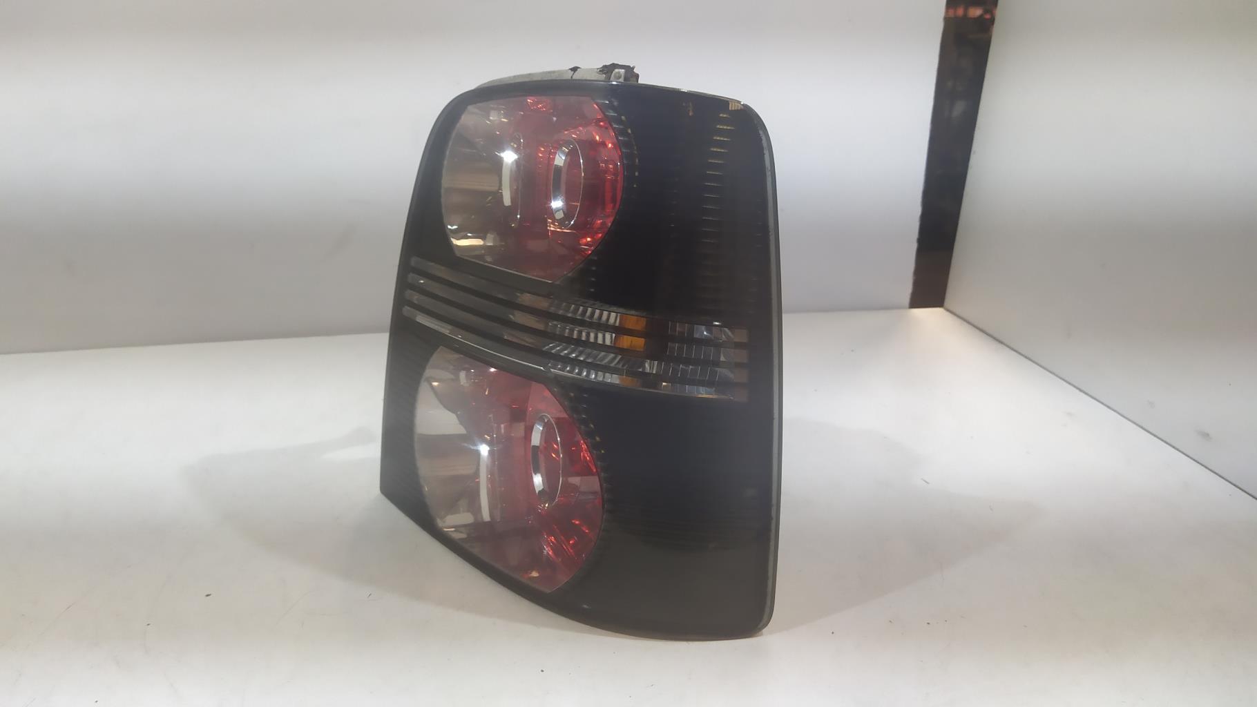 Fanale posteriore principale destro (luci) VOLKSWAGEN TOURAN 1 PHASE 2 Diésel - 1