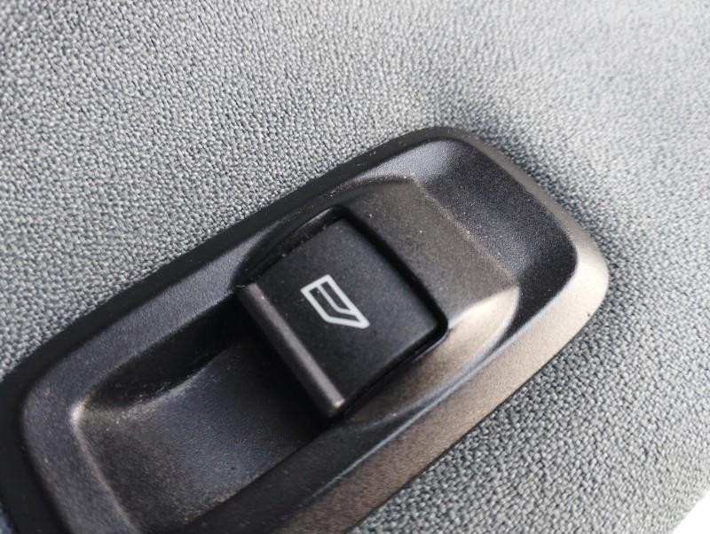 Interruttore lavacristalli anteriore destro FORD FIESTA 6 PHASE 1 Diésel - 1