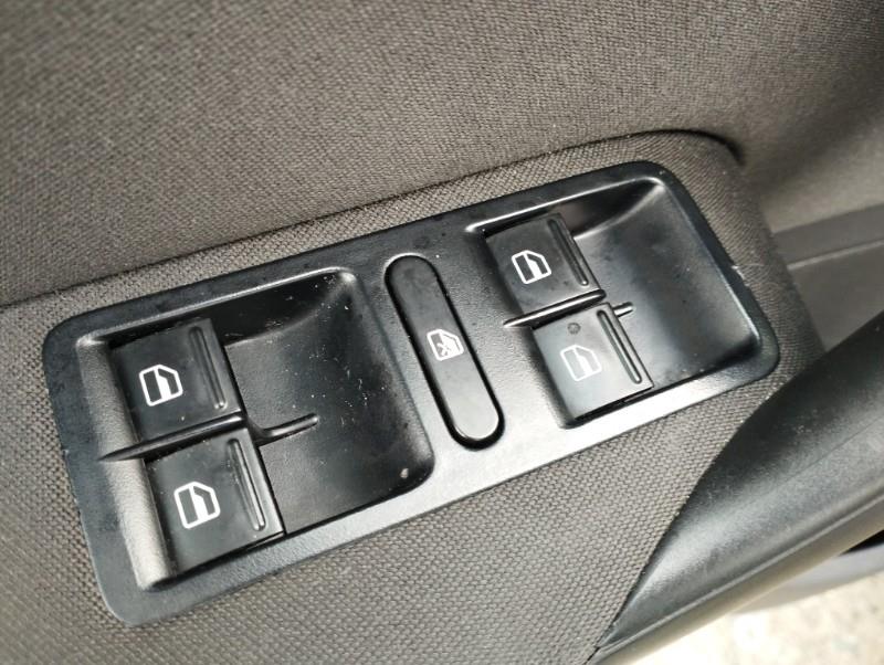 Interruttore lavacristalli anteriore sinistro VOLKSWAGEN POLO 5 PHASE 1 Diésel - 1