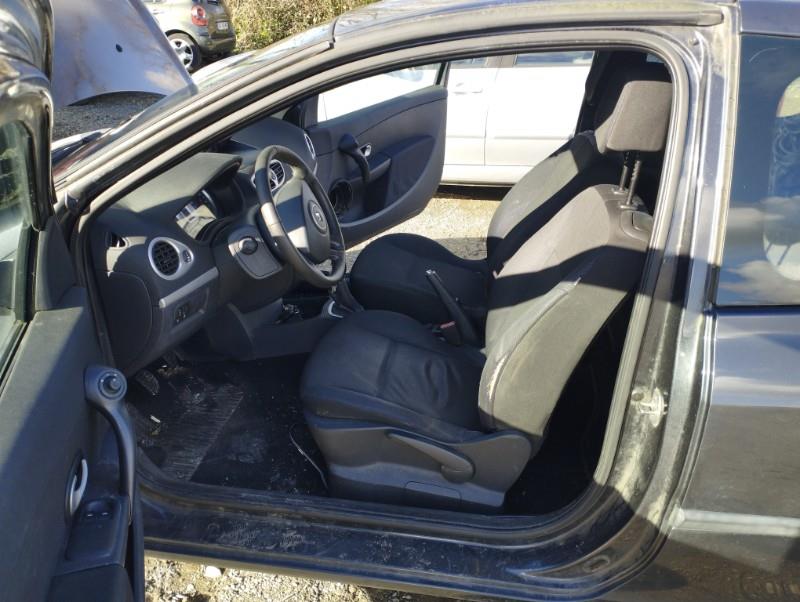 Guarnizione sportello anteriore sinistro RENAULT CLIO 3 PHASE 1 Diésel - 1