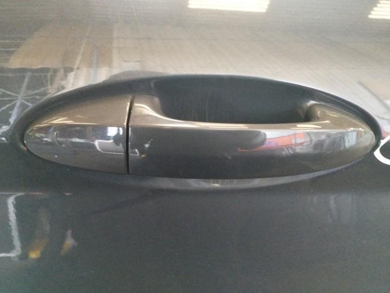 Maniglia portiera anteriore destra FORD FIESTA 6 PHASE 1 Diésel - 1