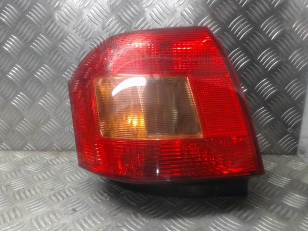 Fanale posteriore principale sinistro (luci) TOYOTA COROLLA 10 PHASE 1 Diésel - 1