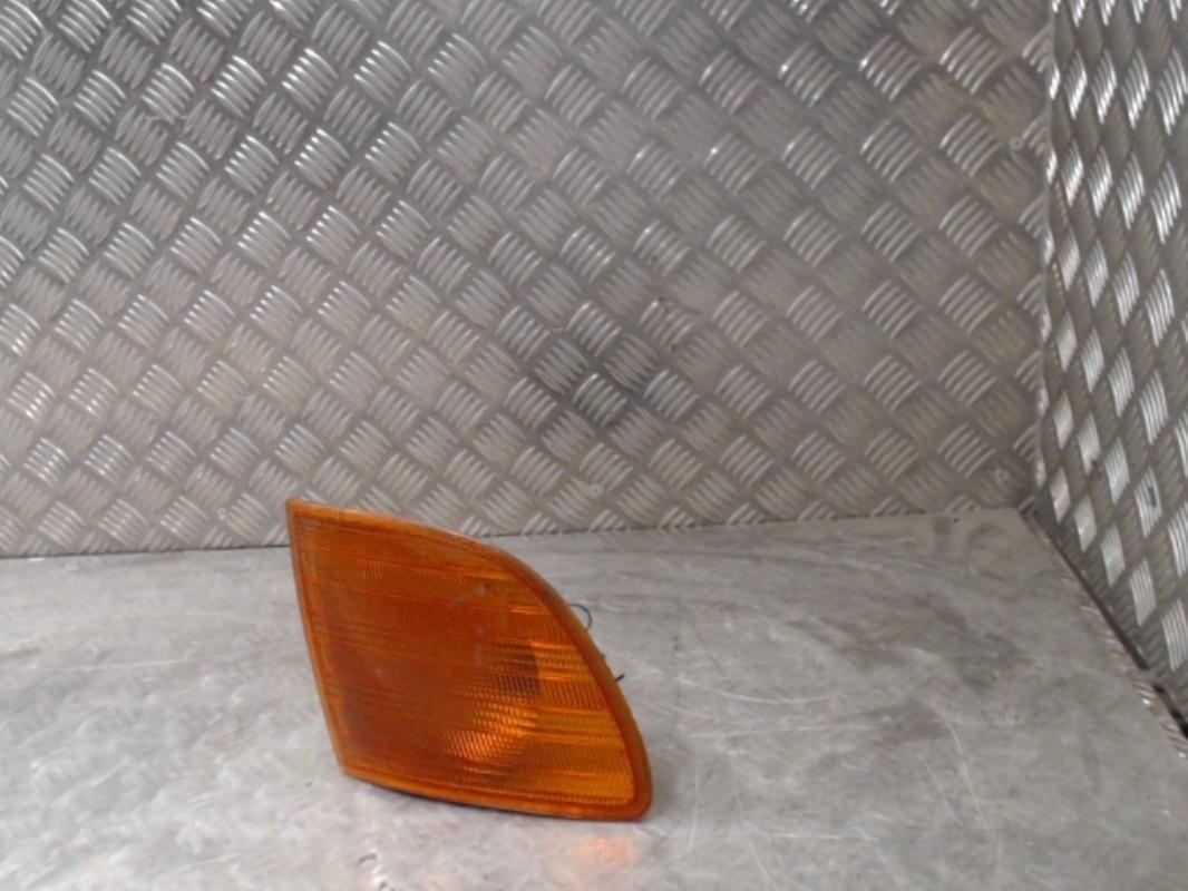 Gruppo ottico anteriore secondario destro (luci)(freccia) MERCEDES VITO 638 Diésel - 1