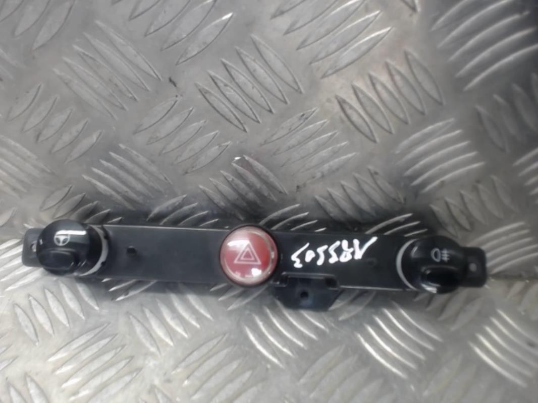 Bouton de warning FIAT 500 2 PHASE 1 Essence - 1