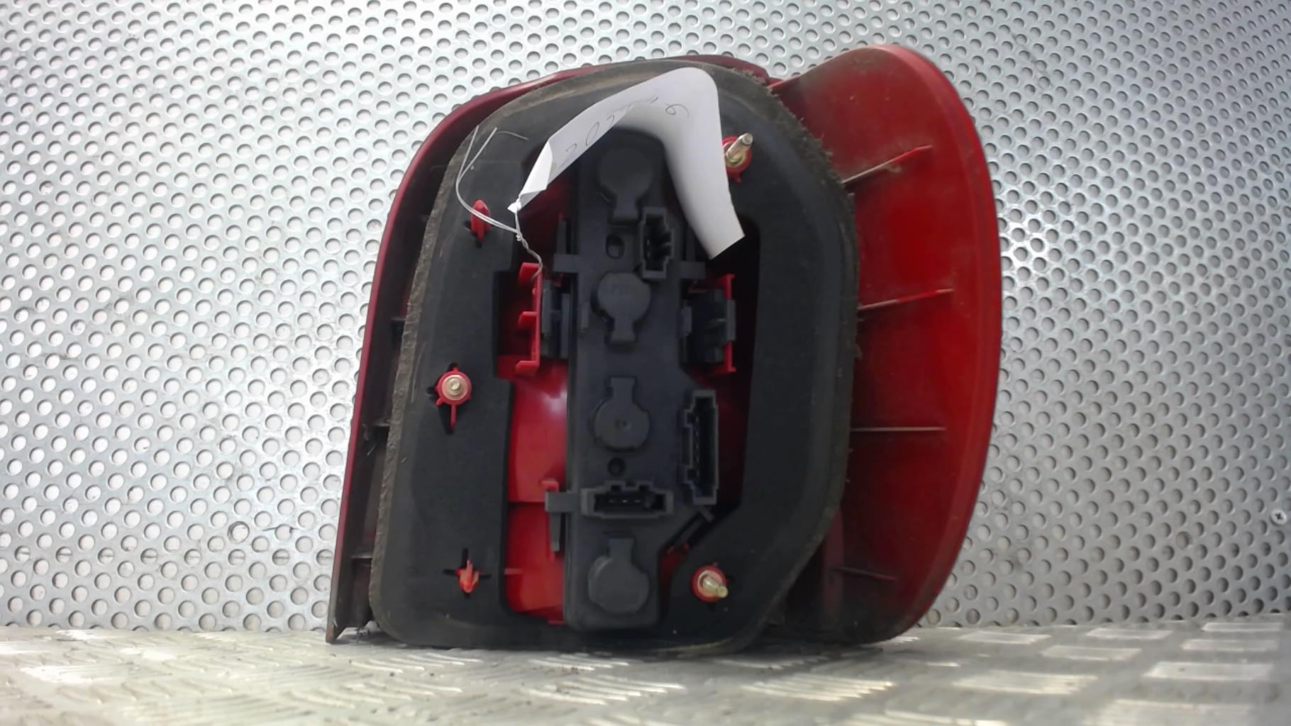 Fanale posteriore principale sinistro (luci) VOLKSWAGEN POLO 3 PHASE 2 Gasolina - 1